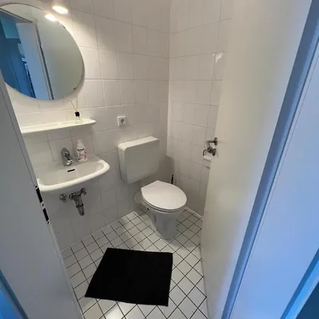 Möblierte Mit Ruhiger Terrasse In Bester Lage Für Feriengäste Und Beruflich Reisende Aw12a-i