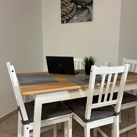 Apartment Moeblierte Mit Ruhiger Terrasse In Bester Lage Fuer Feriengaeste Und Beruflich Reisende Aw12a-i