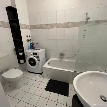 Apartment Moeblierte Mit Ruhiger Terrasse In Bester Lage Fuer Feriengaeste Und Beruflich Reisende Aw12a-i